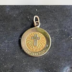 14K yellow gold Conformation medal pendant〰️